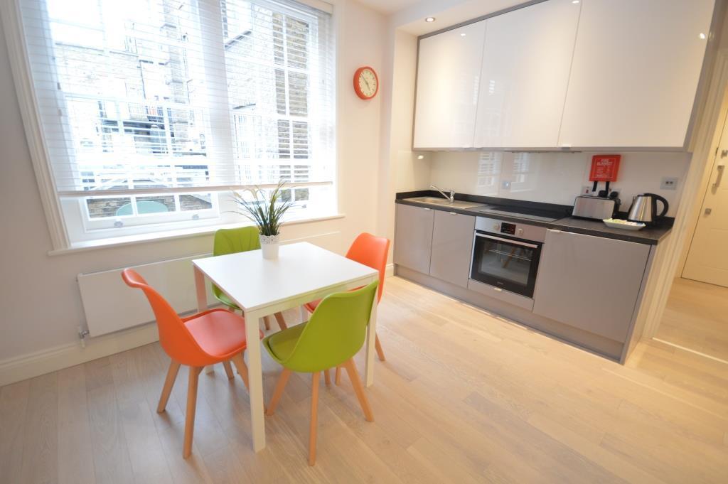 St Anne'S Court By Indigo Flats Apartment London Bagian luar foto