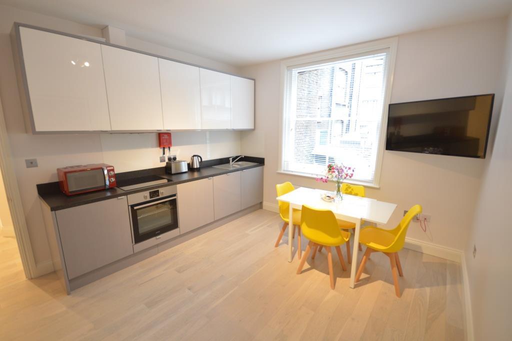 St Anne'S Court By Indigo Flats Apartment London Bagian luar foto