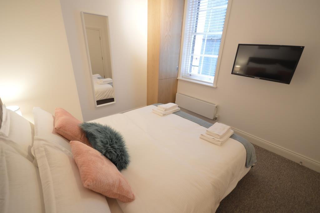 St Anne'S Court By Indigo Flats Apartment London Bagian luar foto