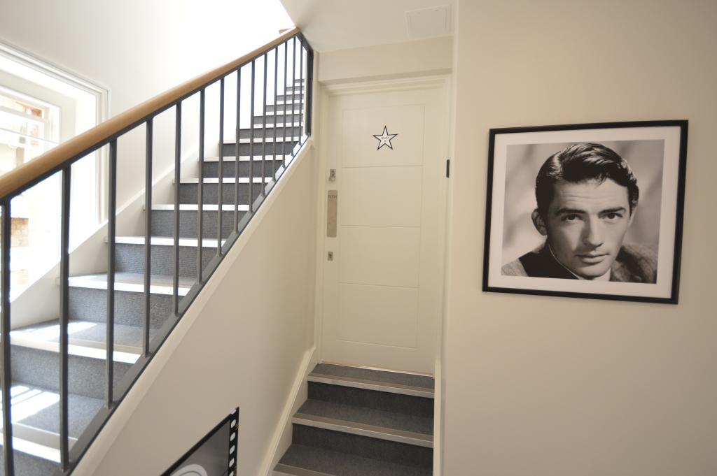 St Anne'S Court By Indigo Flats Apartment London Bagian luar foto