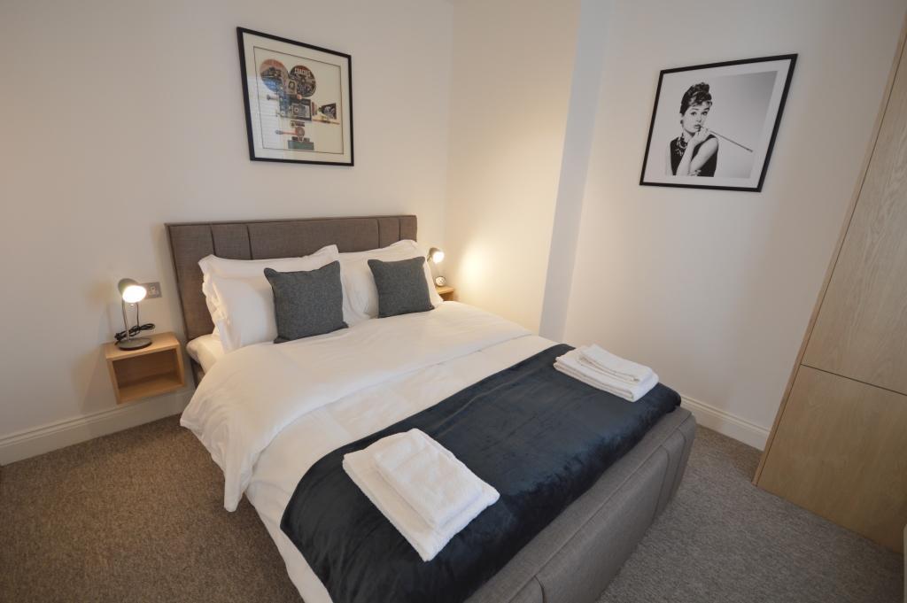 St Anne'S Court By Indigo Flats Apartment London Bagian luar foto