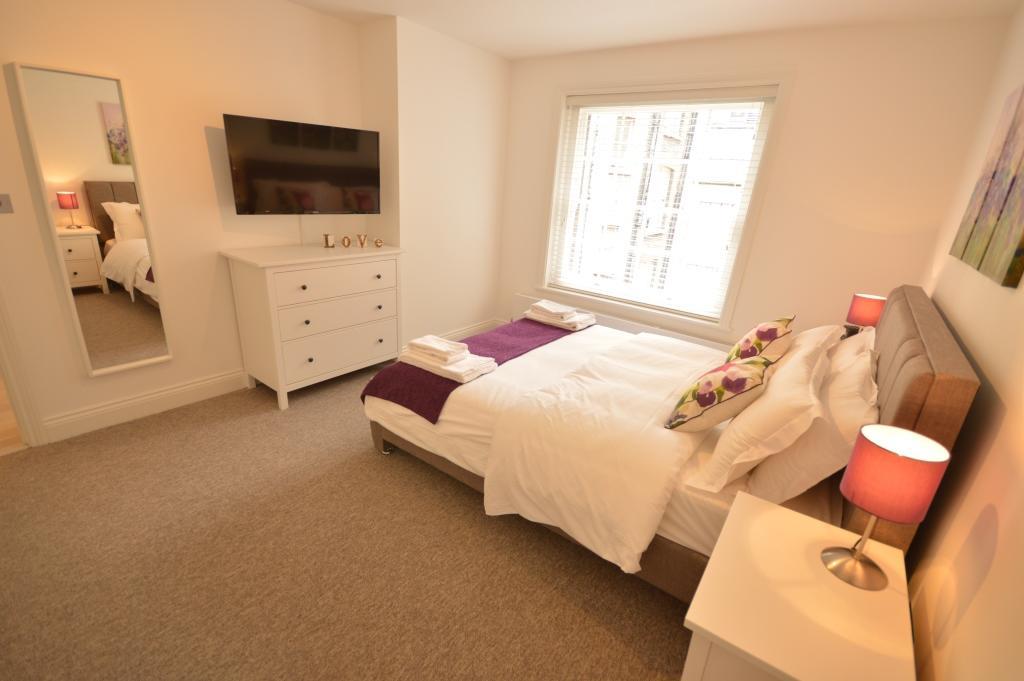 St Anne'S Court By Indigo Flats Apartment London Bagian luar foto