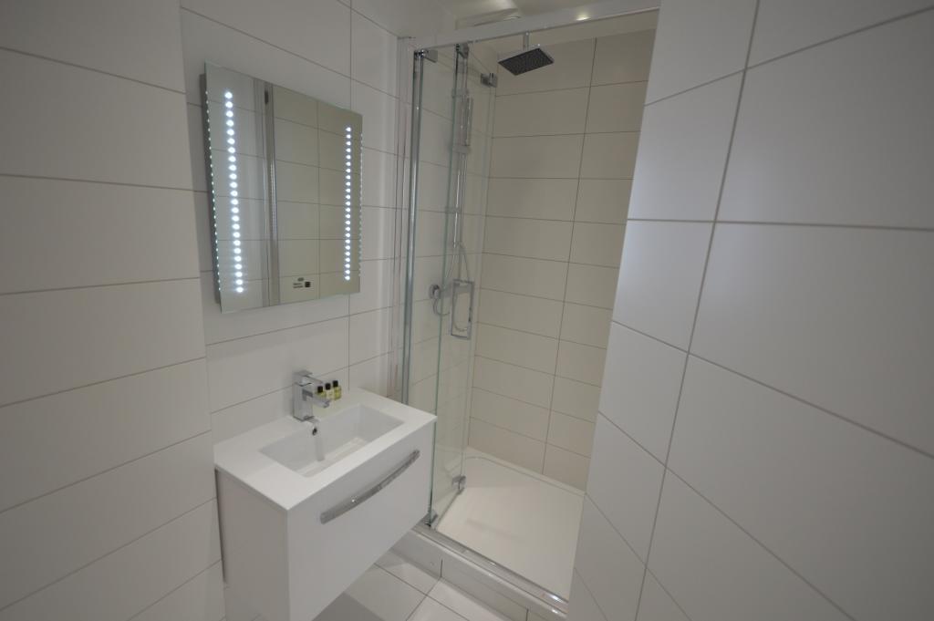 St Anne'S Court By Indigo Flats Apartment London Bagian luar foto