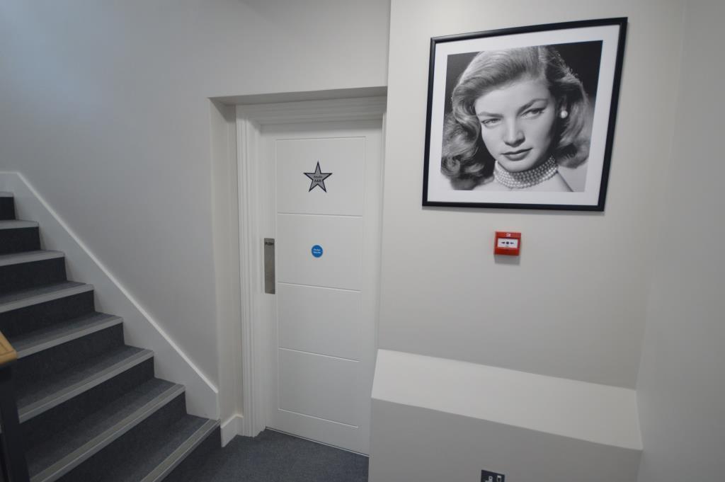 St Anne'S Court By Indigo Flats Apartment London Bagian luar foto