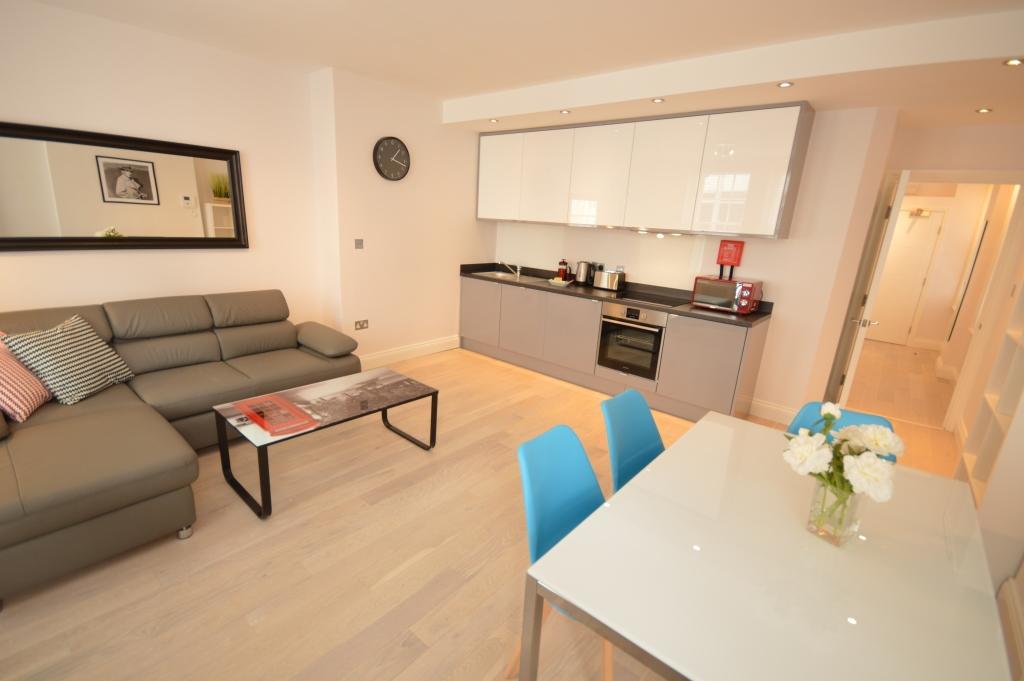 St Anne'S Court By Indigo Flats Apartment London Bagian luar foto