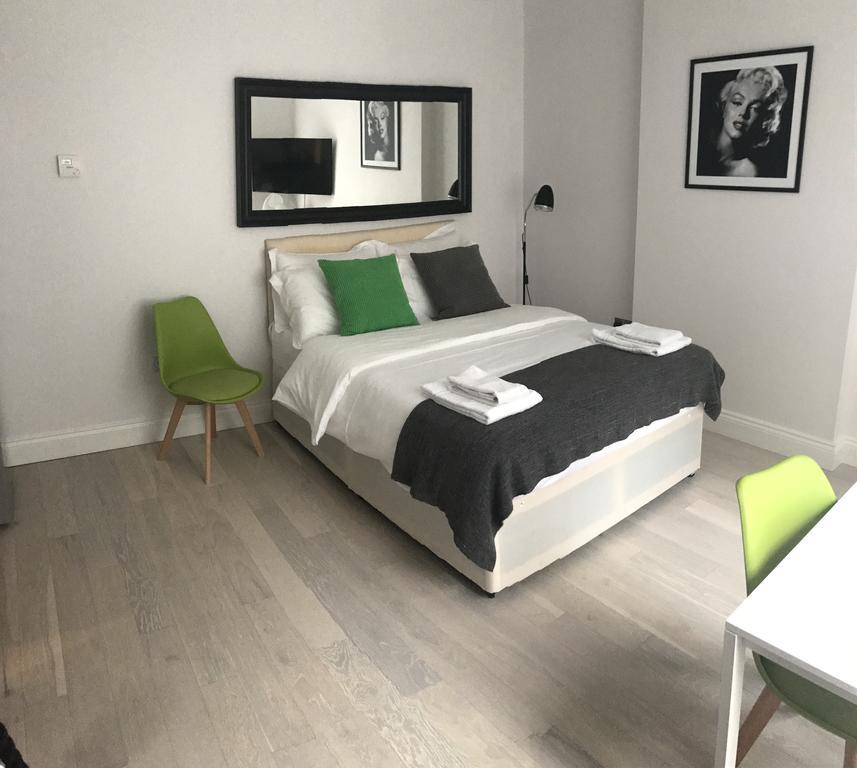 St Anne'S Court By Indigo Flats Apartment London Bagian luar foto